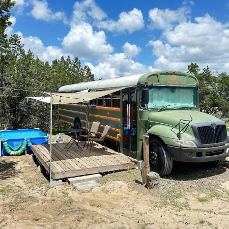 Night Owl Bus-Romantic Dripping Springs Retreat With Pool, Fast Wi-Fi & Scenic 10-Acre Views
